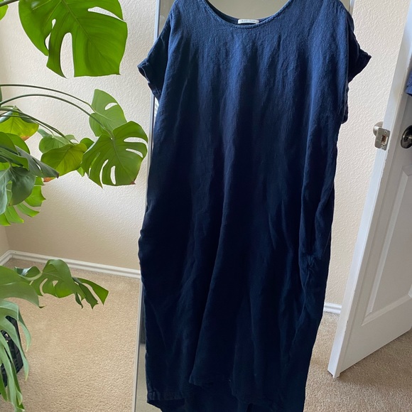 Black Crane linen/rayon pleated cocoon dress Navy - Picture 3 of 7